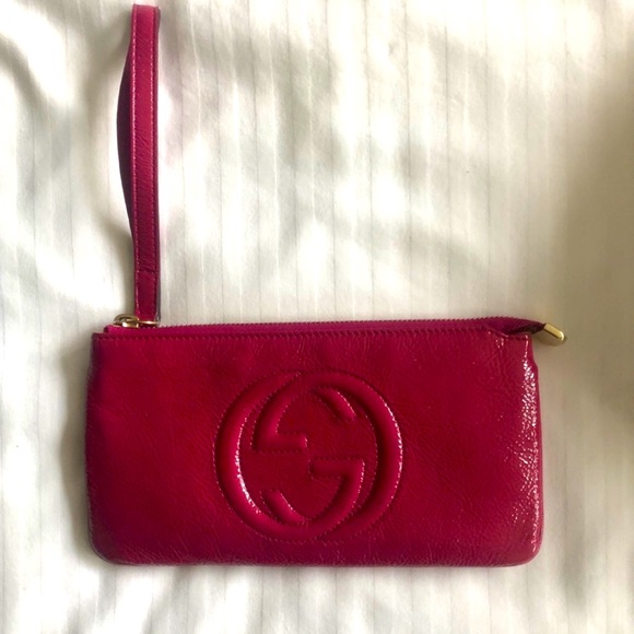 Gucci Handbags - GUCCi SoHo Wristlet/Wallet - Authentic ✨